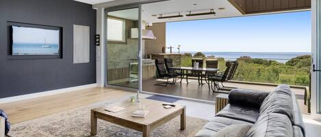 TV, fireplace, stereo