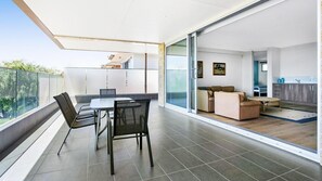 Outdoor dining - Bayview - Stunning Bay Views (RYE)