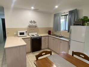 Fridge, microwave, oven, stovetop - 1 Carrickalinga Cove Apartments (Carrickalinga)