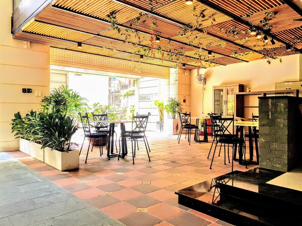 Dining - Modern Apt near center & promotion for grand open (Hồ Chí Minh)