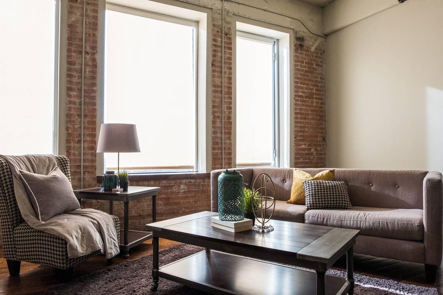 Frontdesk | Spacious 2BR @ Heart of Downtown