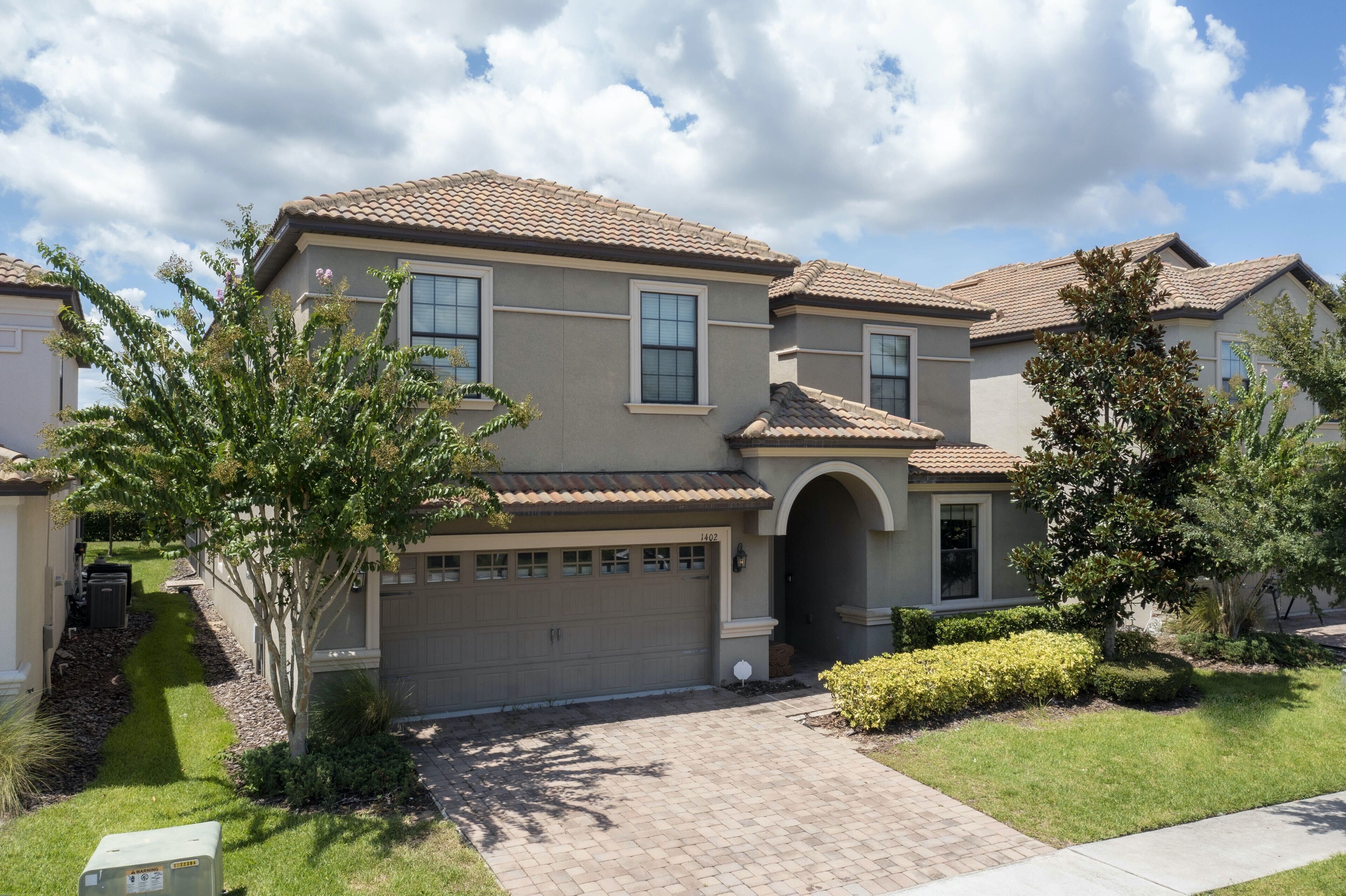 Amazing! Disney ChampionsGate 8 bedroom/5Bath Golf, Pool, Movie Theater Villa