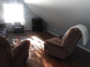 Smart-TV, Kamin, DVD-Player, Stereoanlage