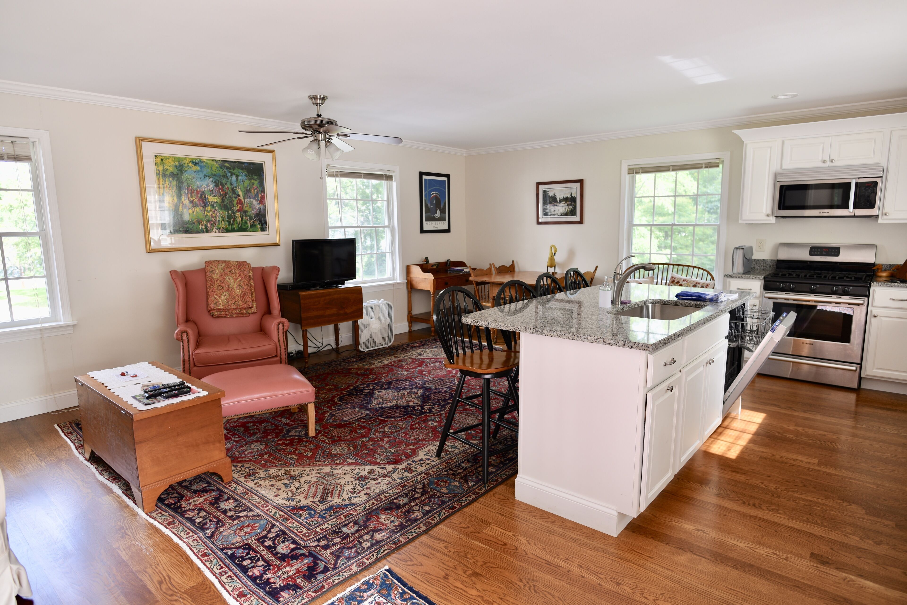 Luxury  Carriage House on Maple Grove Estate