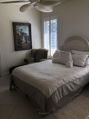 4 habitaciones, escritorio, tabla de planchar con plancha y wifi gratis 