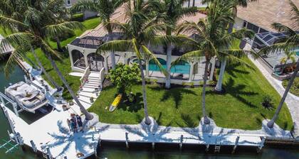 BEST FAMILY RENTAL ON MARCO! Summer Specials available! Book Now & Save 10% !