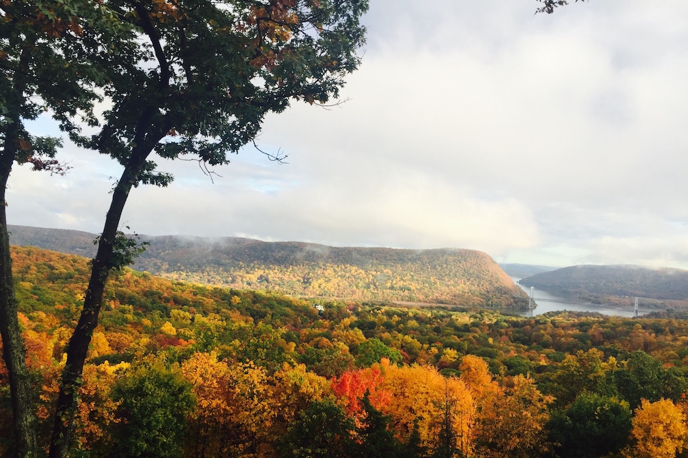 Serene Mountain Top Views overlooking Hudson River and Surrounding Highlands