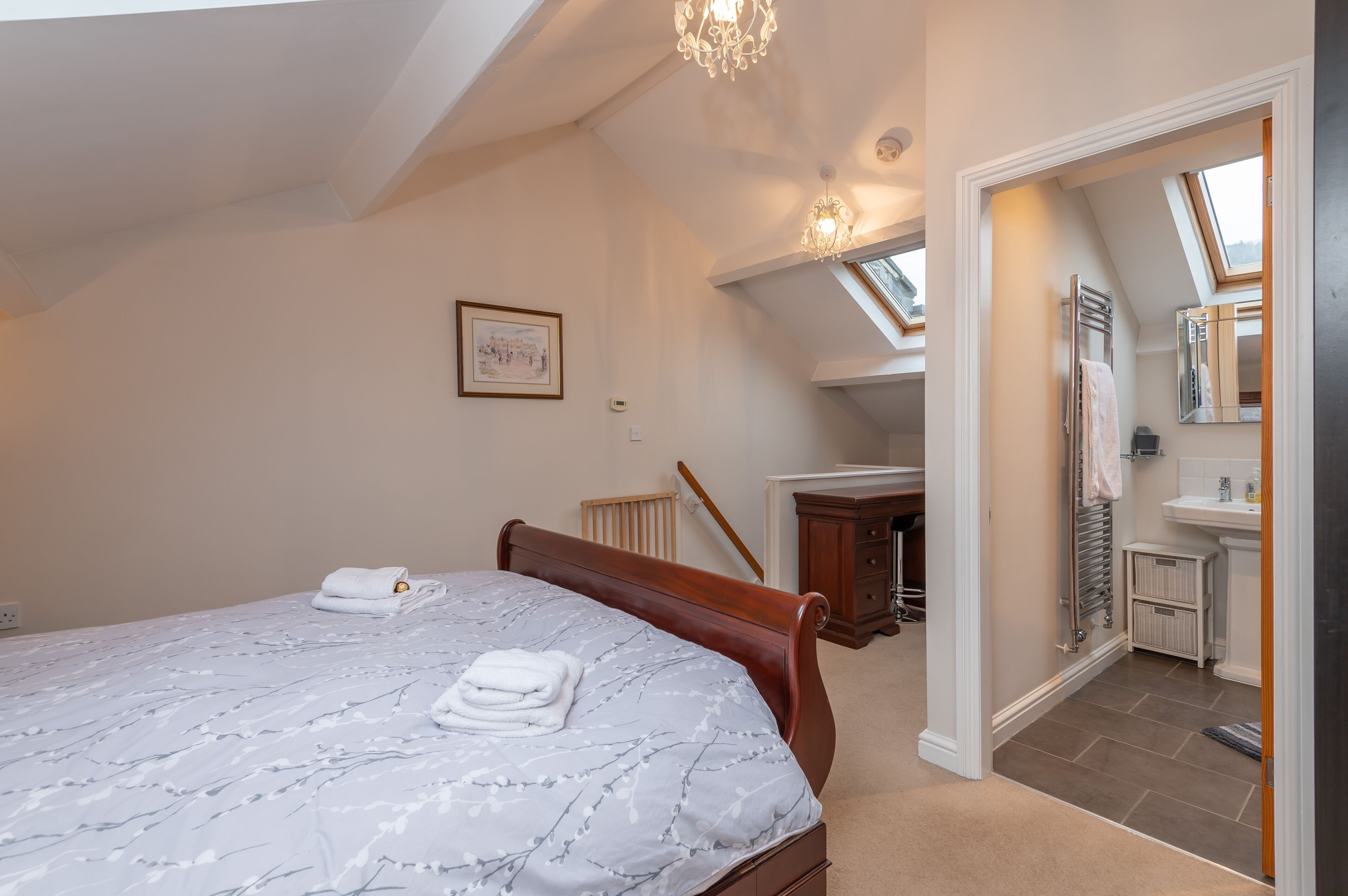 3 bedrooms, desk, iron/ironing board, travel cot