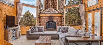 Feels Like Home Mountain Cabin on 40 acres