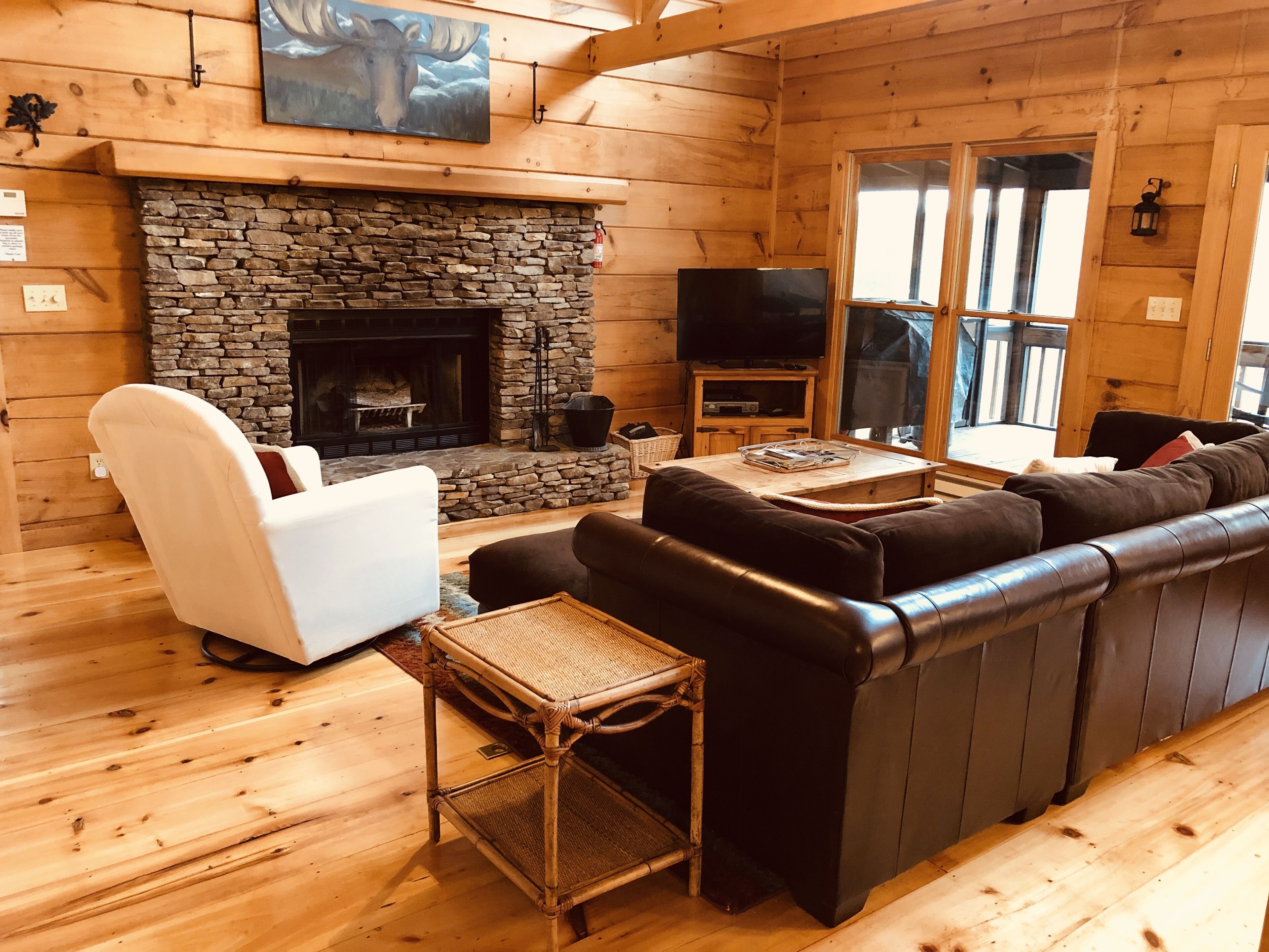 Nature's Retreat rustic cabin nestled in the north Georgia mountains.
