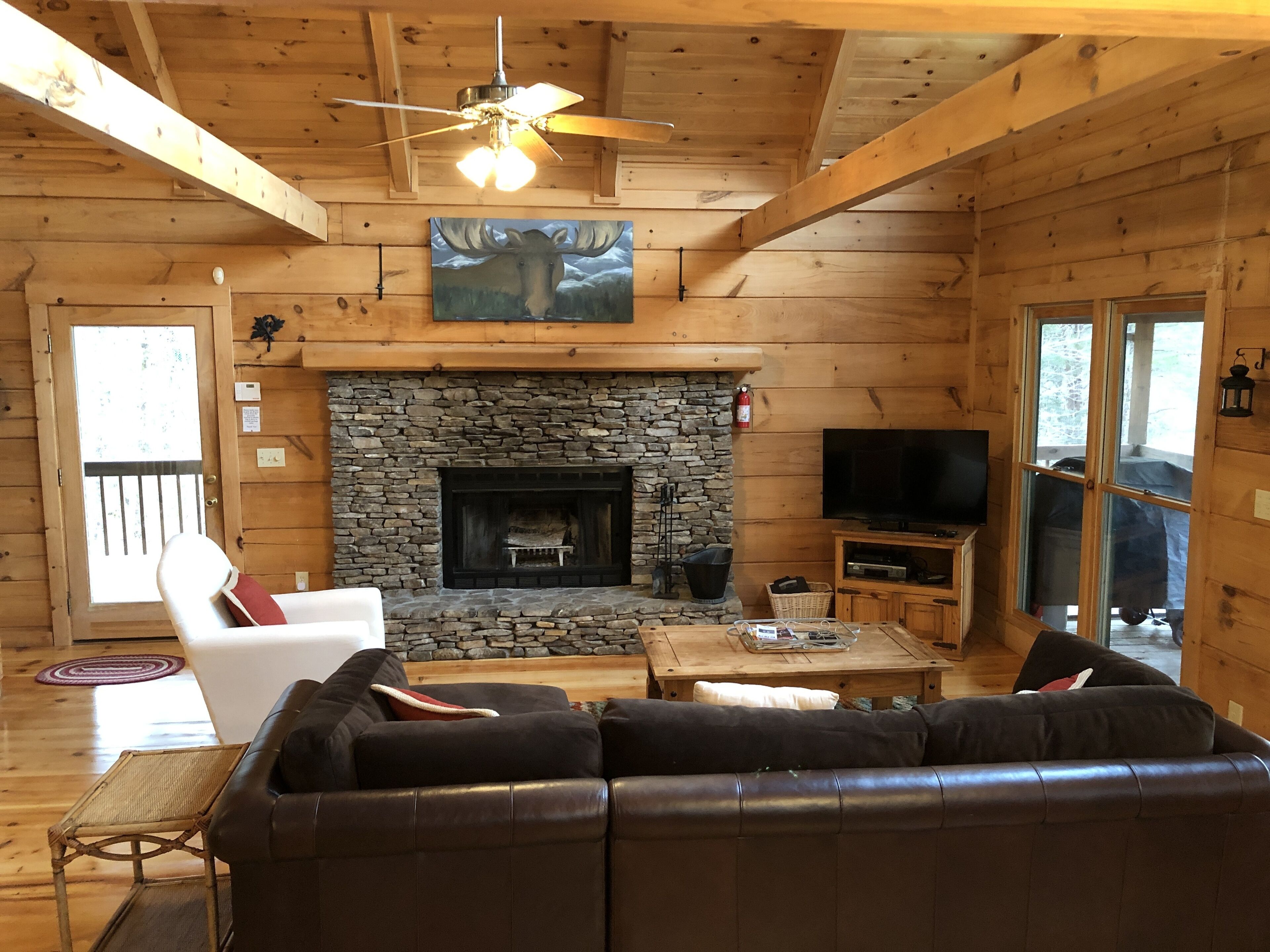 Nature's Retreat rustic cabin nestled in the north Georgia mountains.