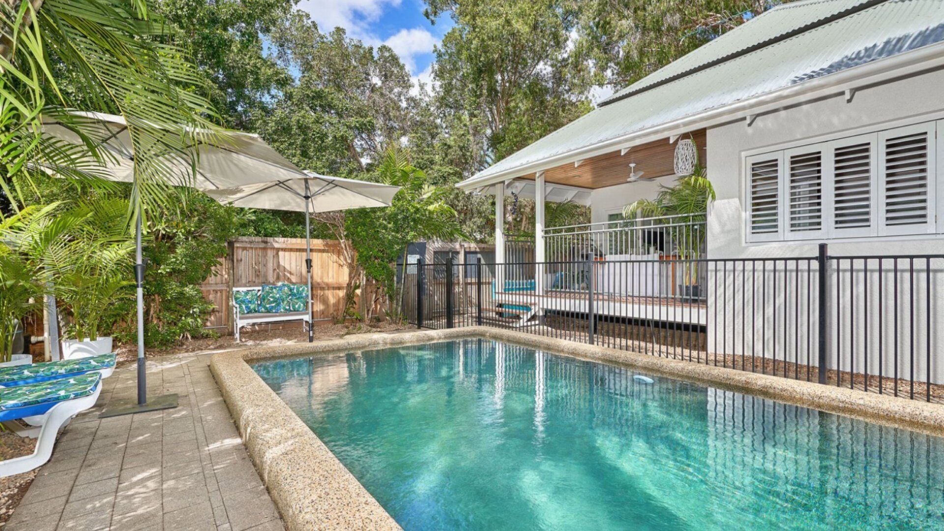 VILLA WHITE @ PALM COVE