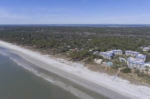 Beach nearby - Remodeled Gem! Short Stroll to the Beach & Coligny (Hilton Head Island)