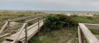 Copropriété côté océan avec piscine et pataugeoire