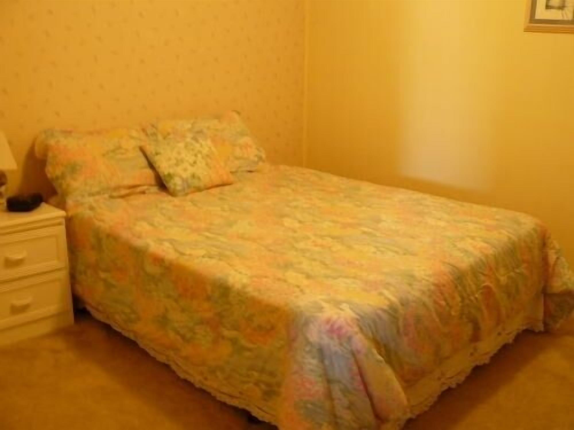 Ocean-side condominium with pool. Fully-equipped for relaxed vacationing.