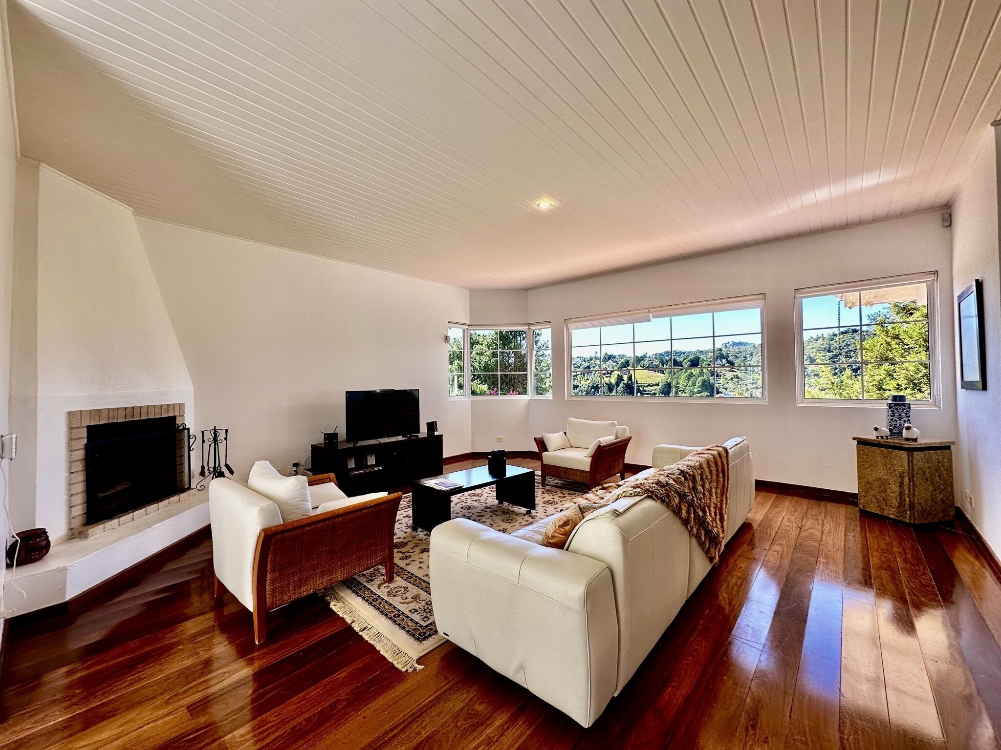 American style house next to Hotel Vila Inglesa 