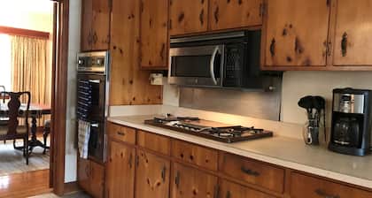 Great private home in convenient location