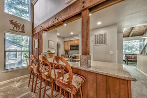 Fridge, microwave, oven, stovetop - Lakeland Village #410 - Newly Updated, Close to Skiing, 2BR+Loft (South Lake Tahoe)