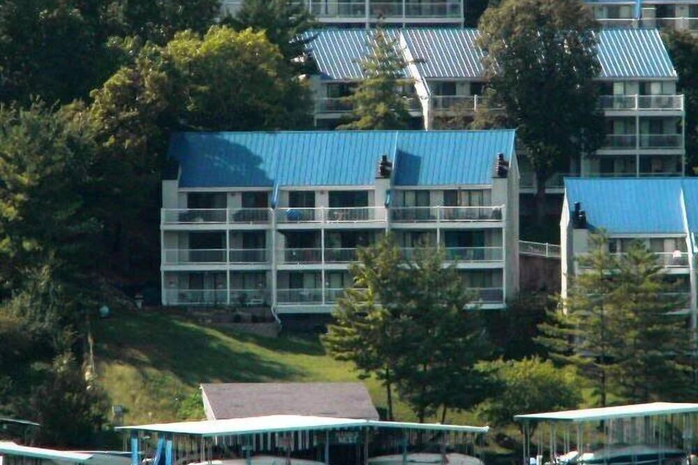 One bedroom/Pet freindly/Waterfront