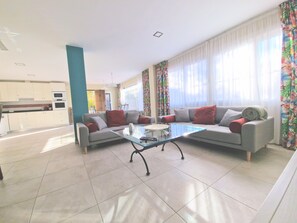 Smart TV, libros, servicios de streaming y videoteca 