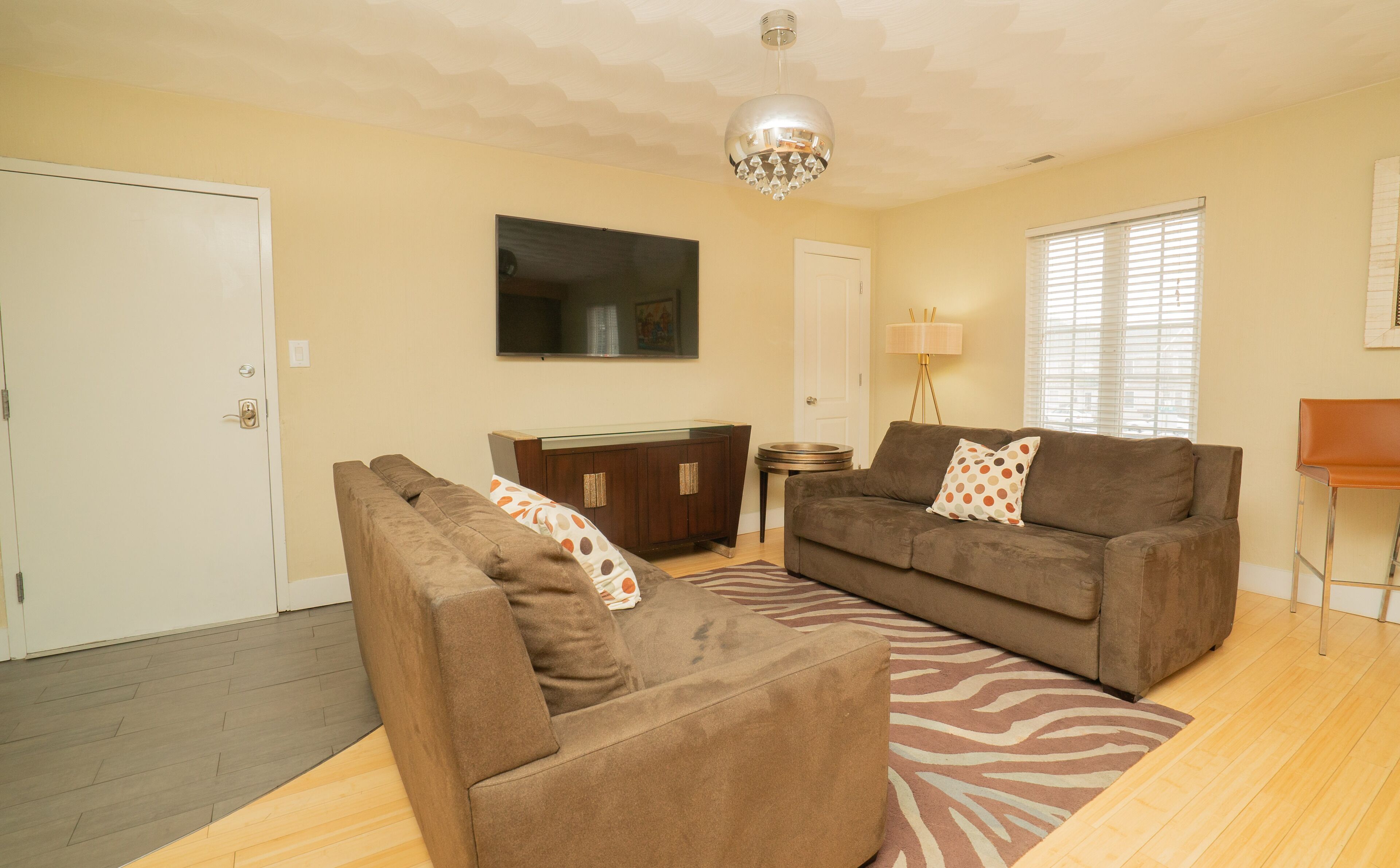 Rimini - Breathtaking and Bright Top Floor Condo Steps from the Beach