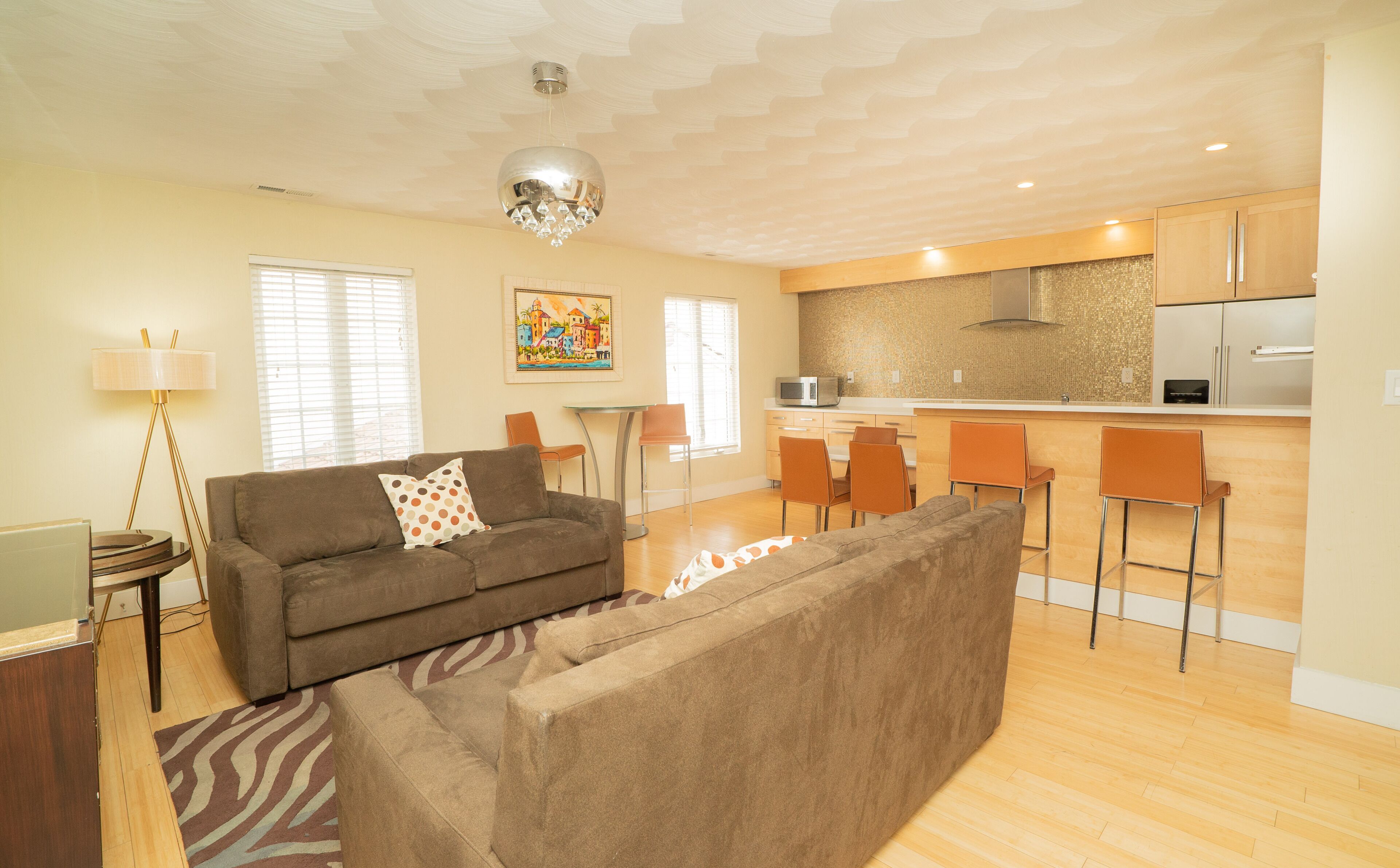 Rimini - Breathtaking and Bright Top Floor Condo Steps from the Beach