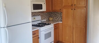 Toda la casa de 3 dormitorios cerca del lago, el aeropuerto y Cle