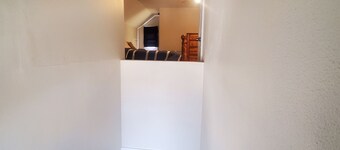 Whole 3 Bedroom Home Near Lake, Airport, and Cle