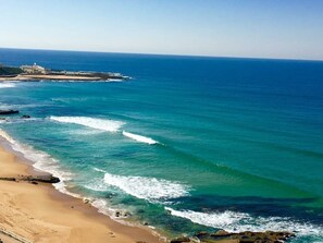 Platja a a prop i tovalloles de platja 