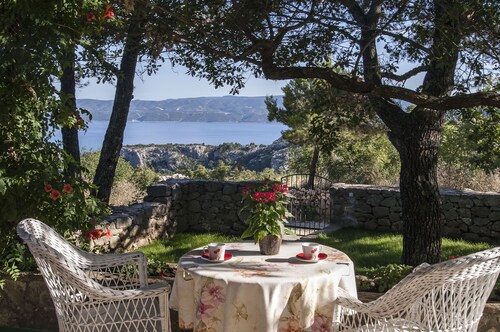 Villa mit Pool! GenieĂen Sie in beatifull Blick auf das Meer, die Berge und den Fluss