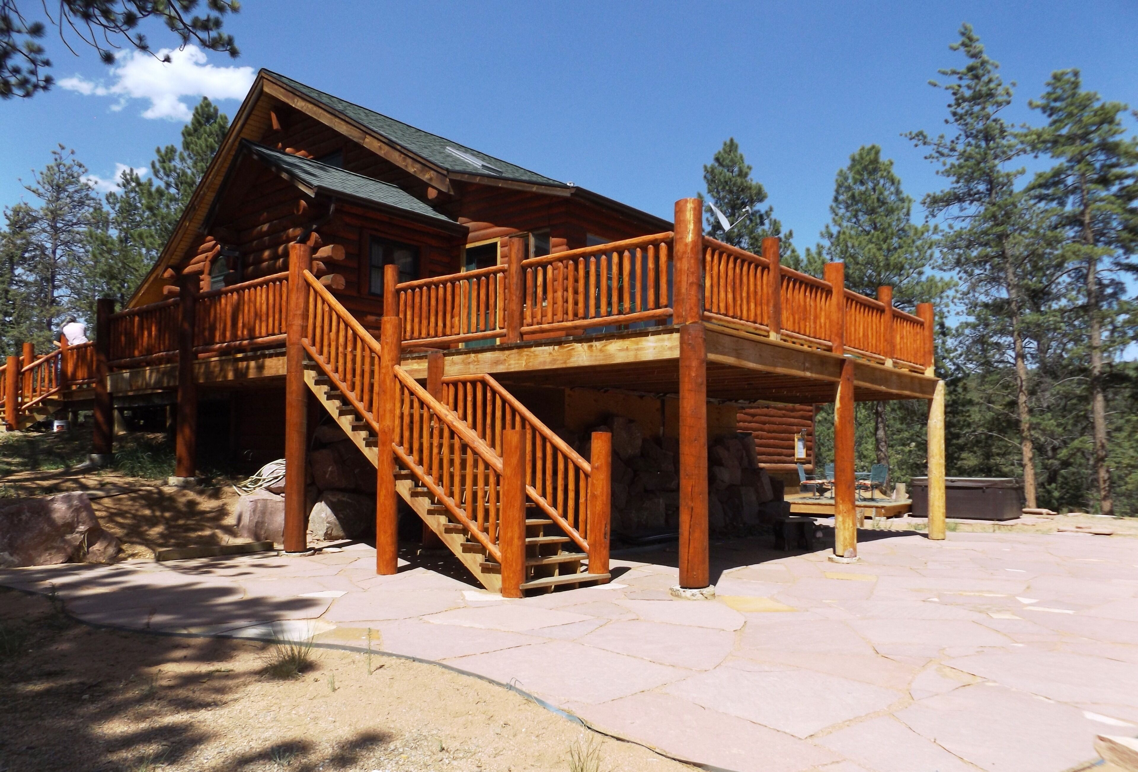 Cozy Log Home with Hot Tub, Decks, more on 50 private acres - No Cleaning Fee!