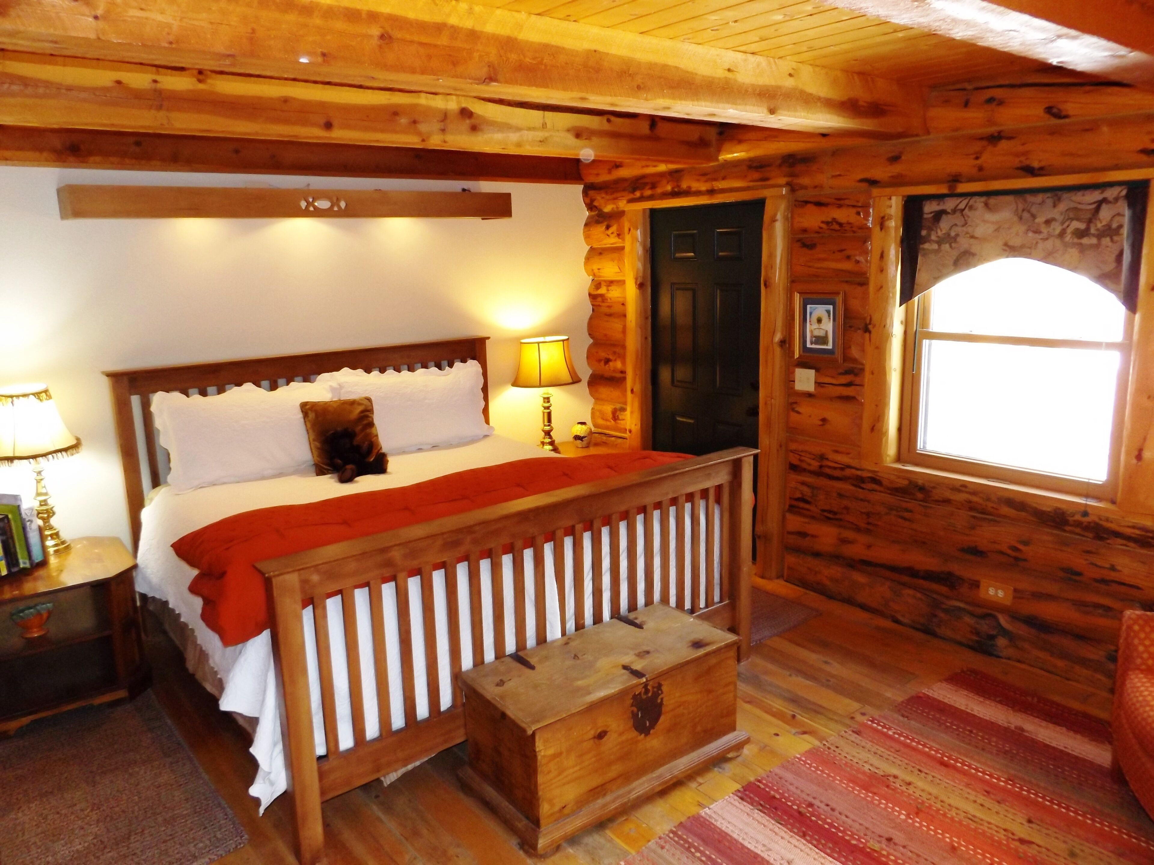 Cozy Log Home with Hot Tub, Decks, more on 50 private acres - No Cleaning Fee!