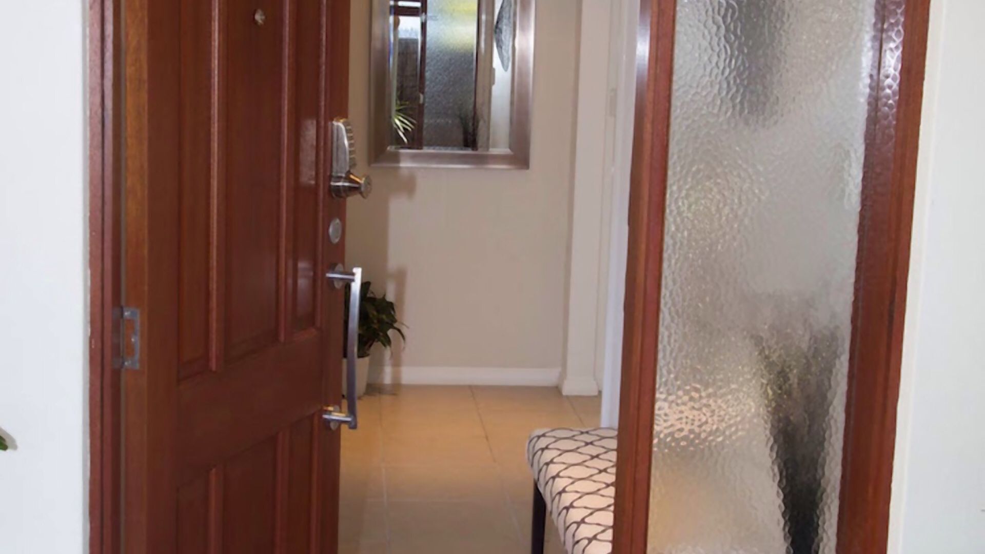 3 minute walk to the beach and cafes!  — image 14