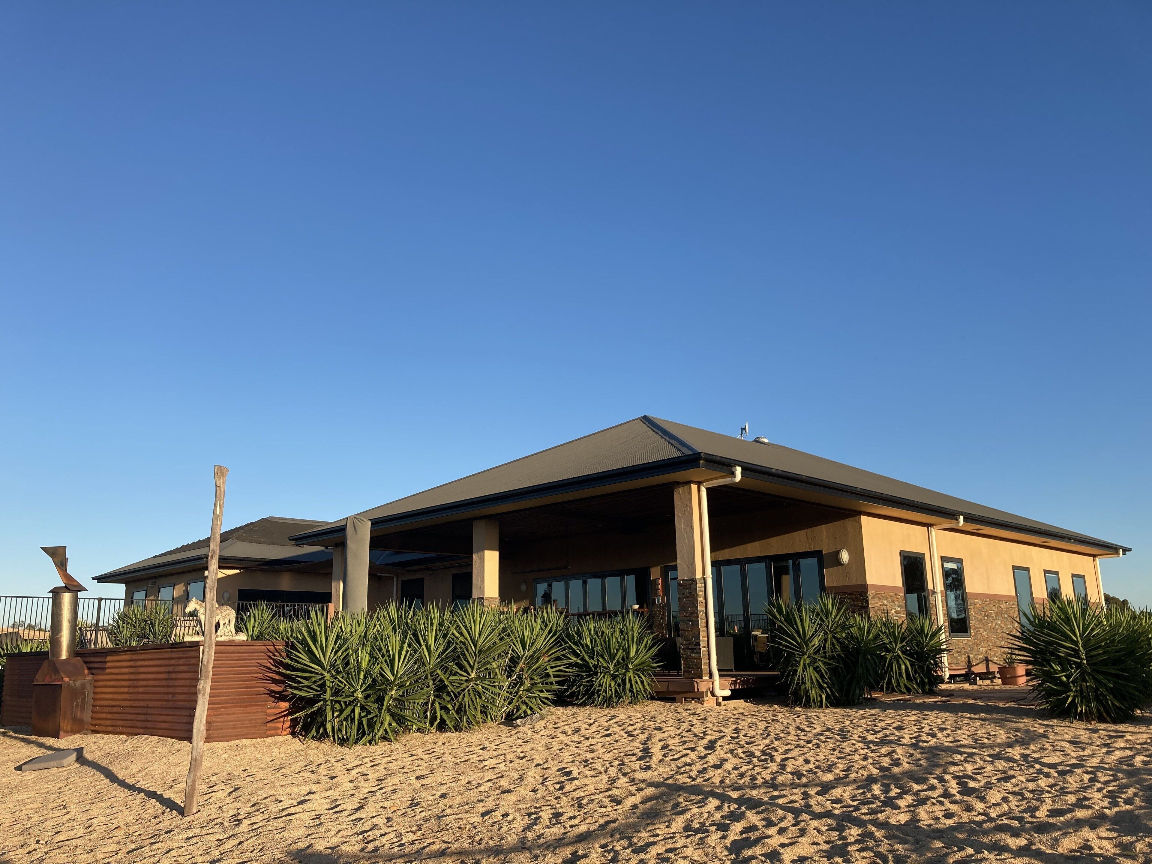 House On The Hill - Heathcote Getaway