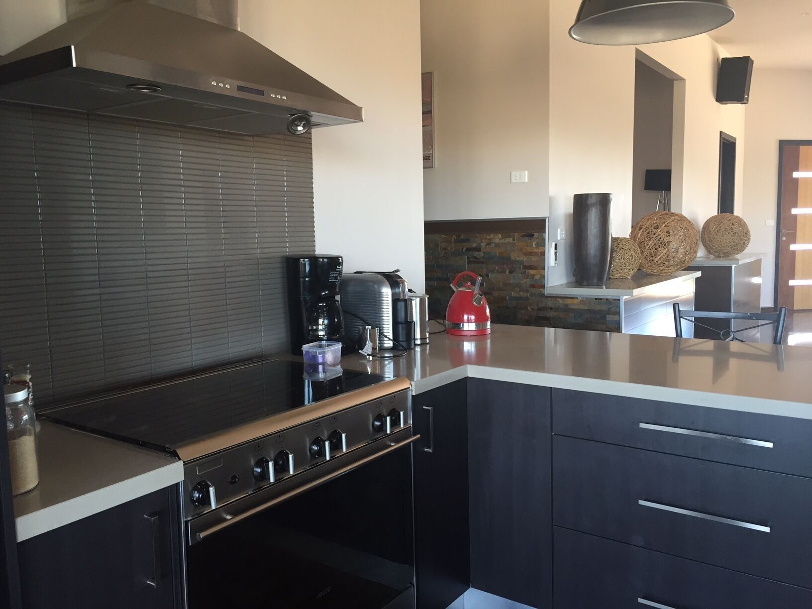 House On The Hill - Heathcote Getaway