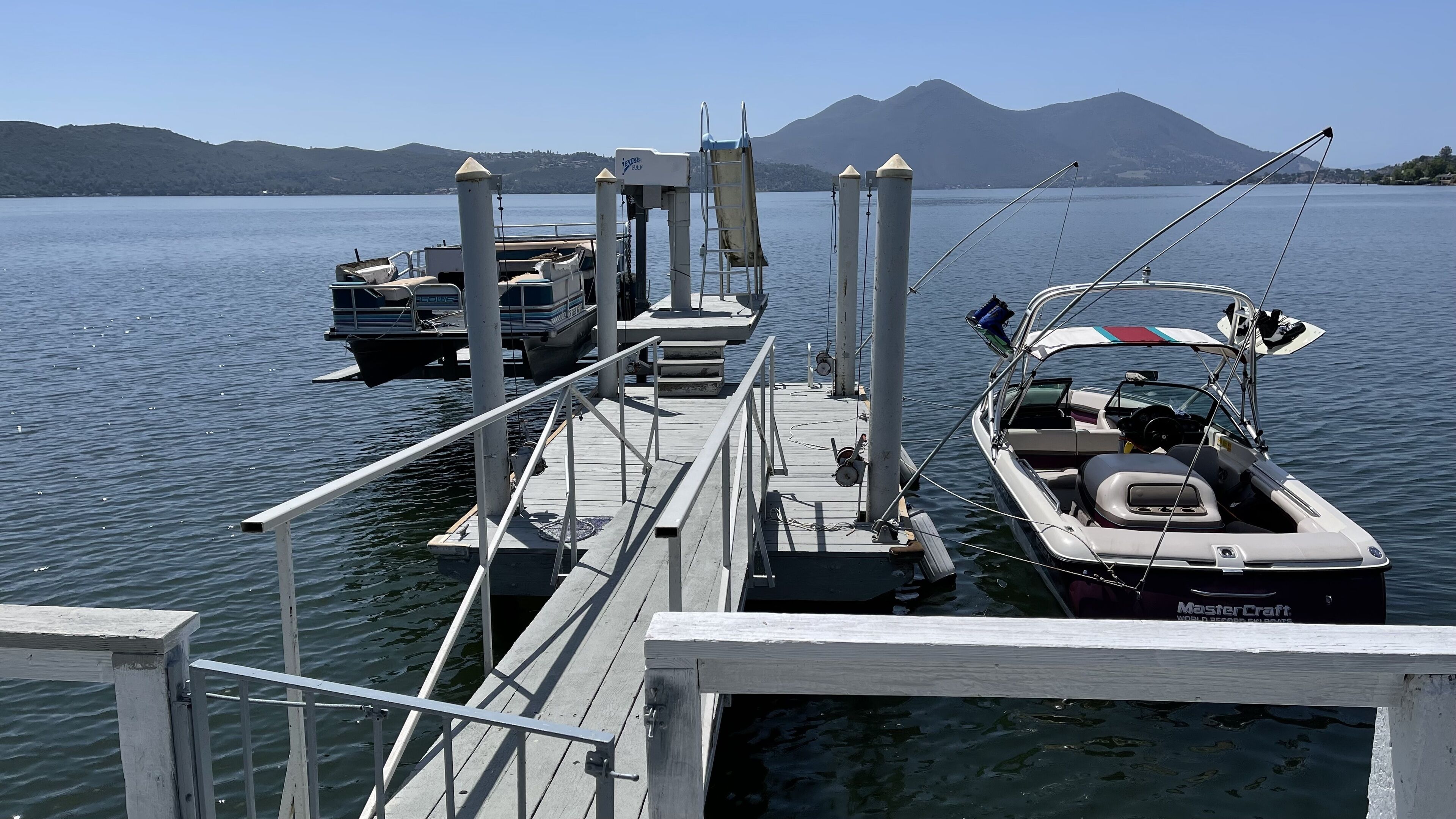 One of the best bass fishing lakes in America! Water sports heaven!