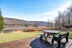 Outdoor dining - Alpen View - Lake Front, Dog Enclosure, Fire Pit (Davis)