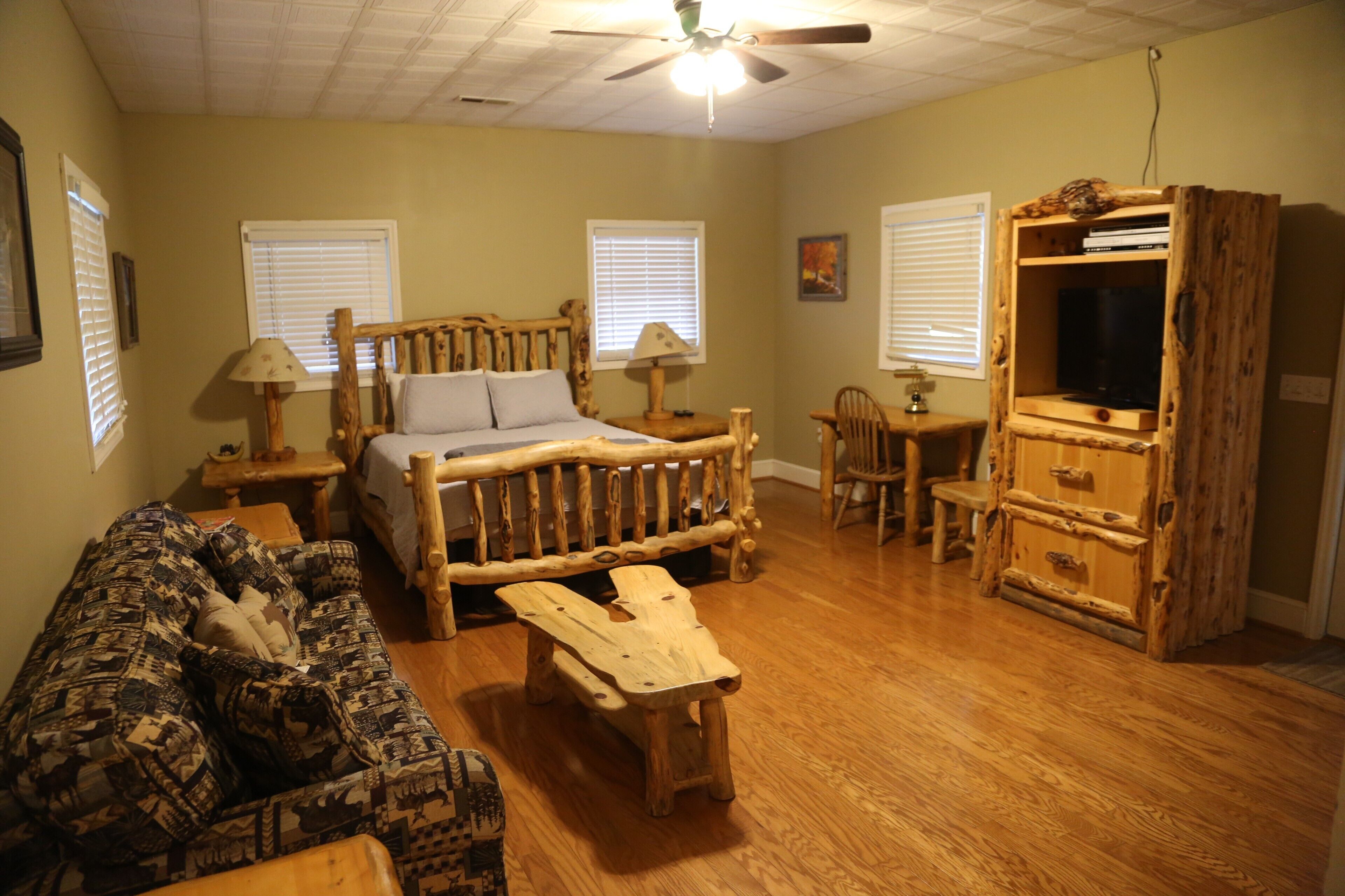 2 bedrooms, desk, free WiFi, bed sheets