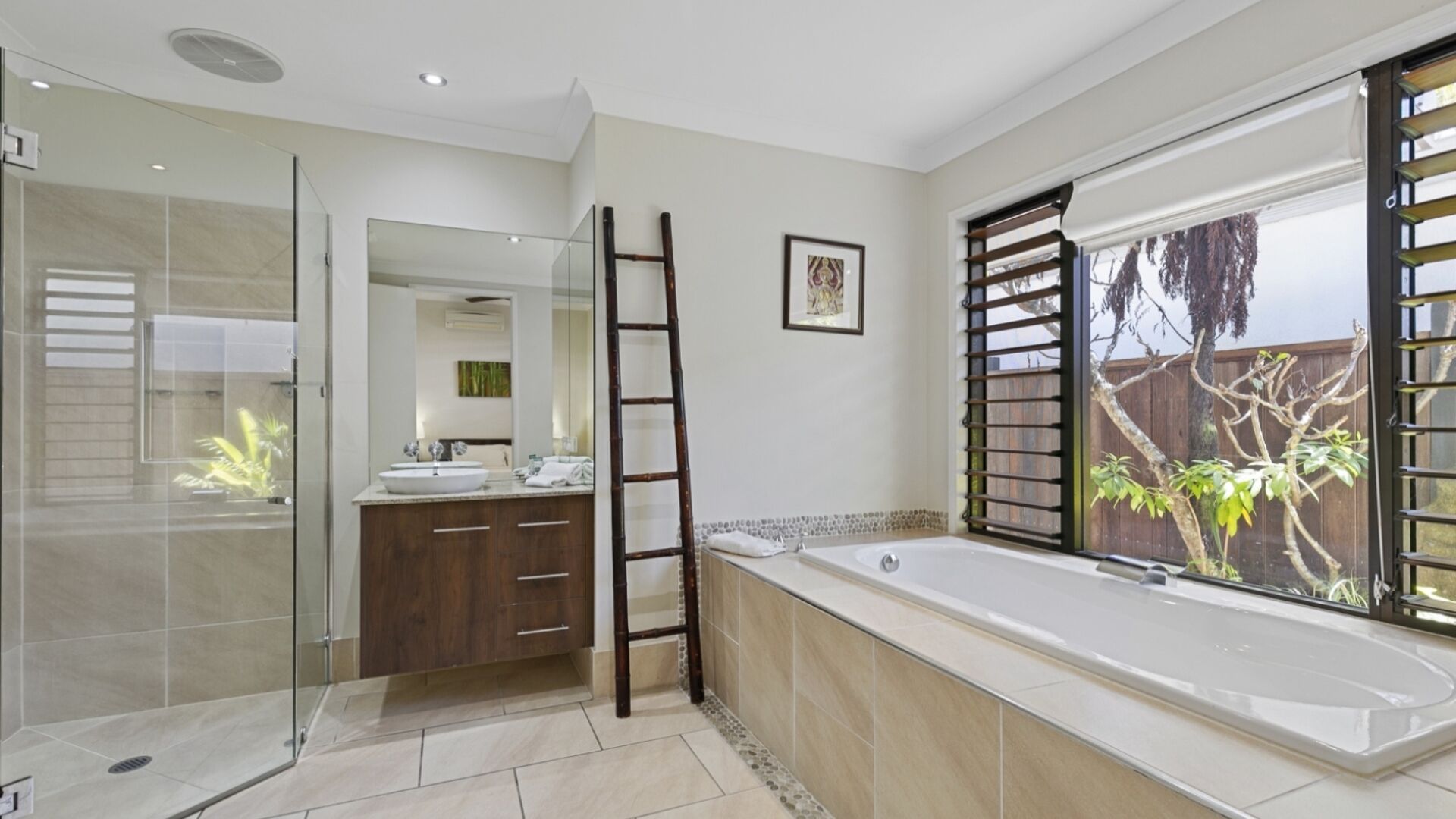 LARASATI  @ PALM COVE — image 12