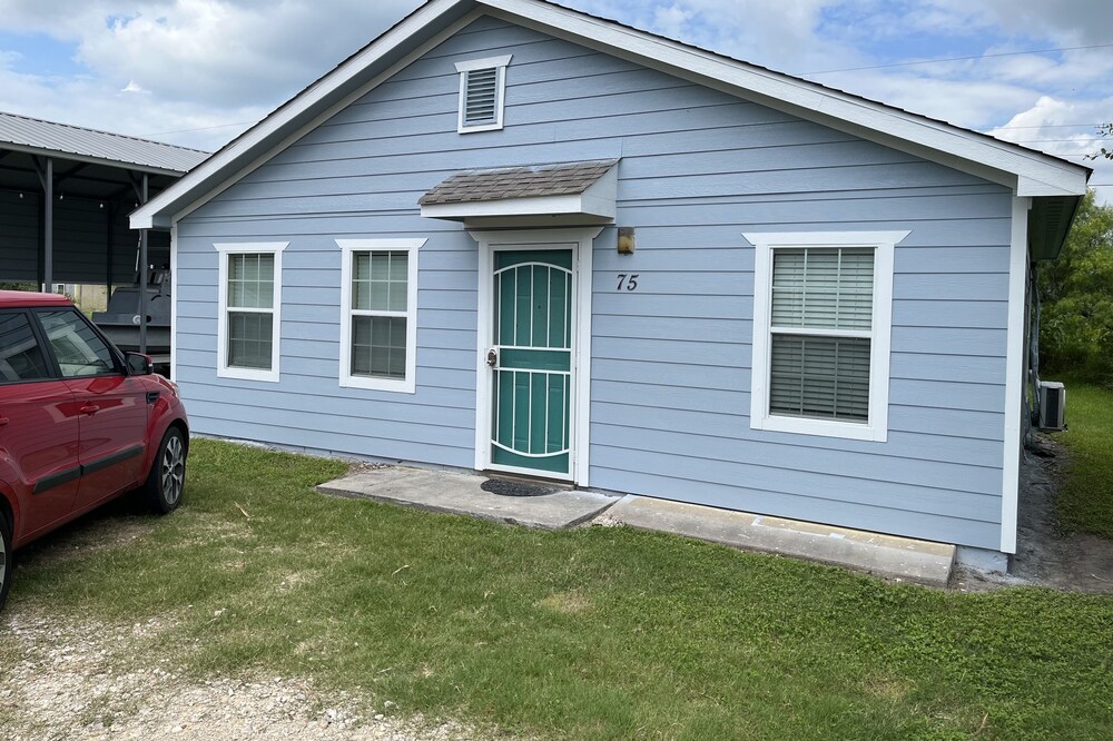Holiday Beach - Quiet Country House, Oaks, WiFi