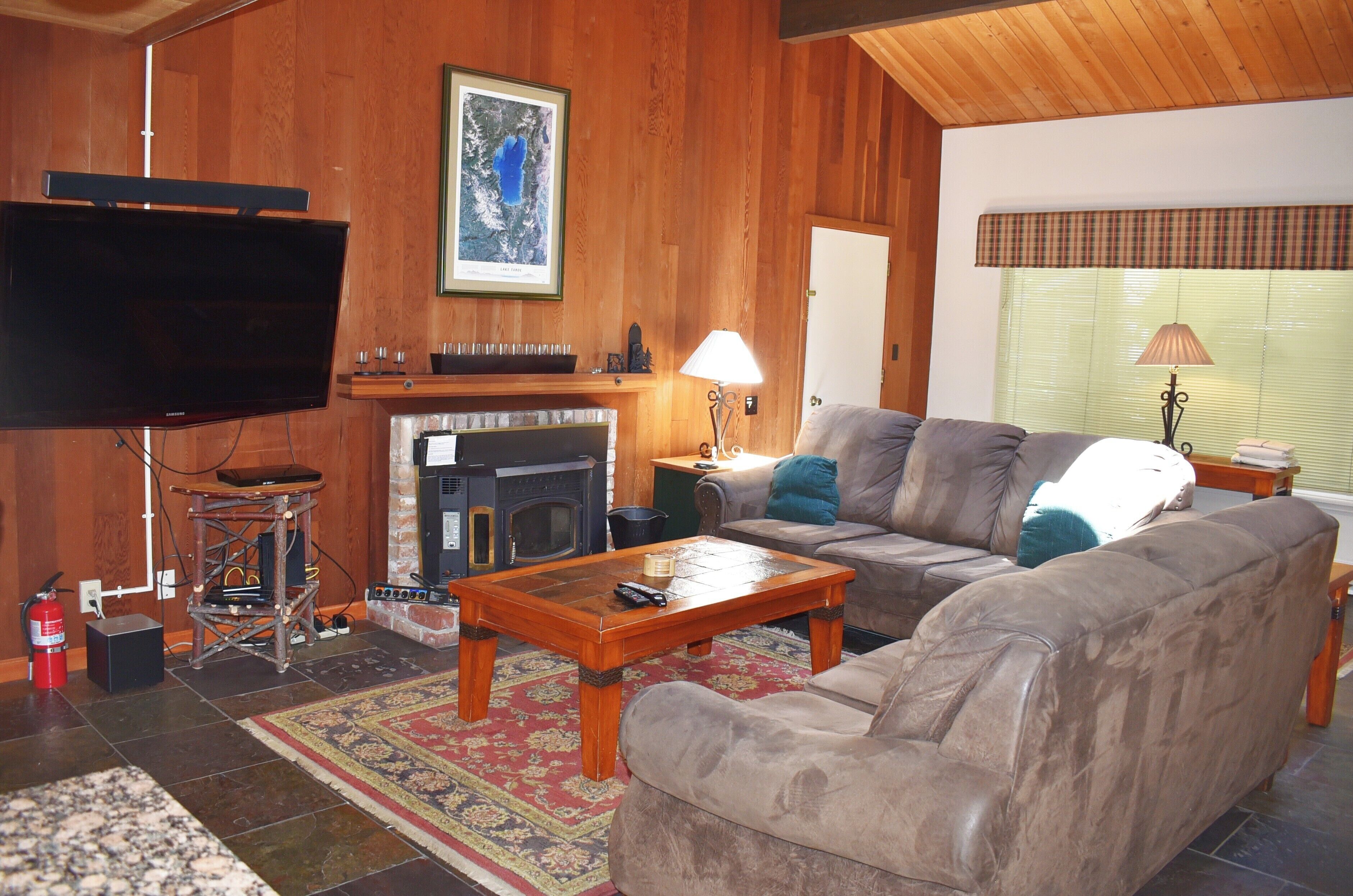 3BR 2BA Condo Remodeled New Granite Counters Gas Range Slate Floors