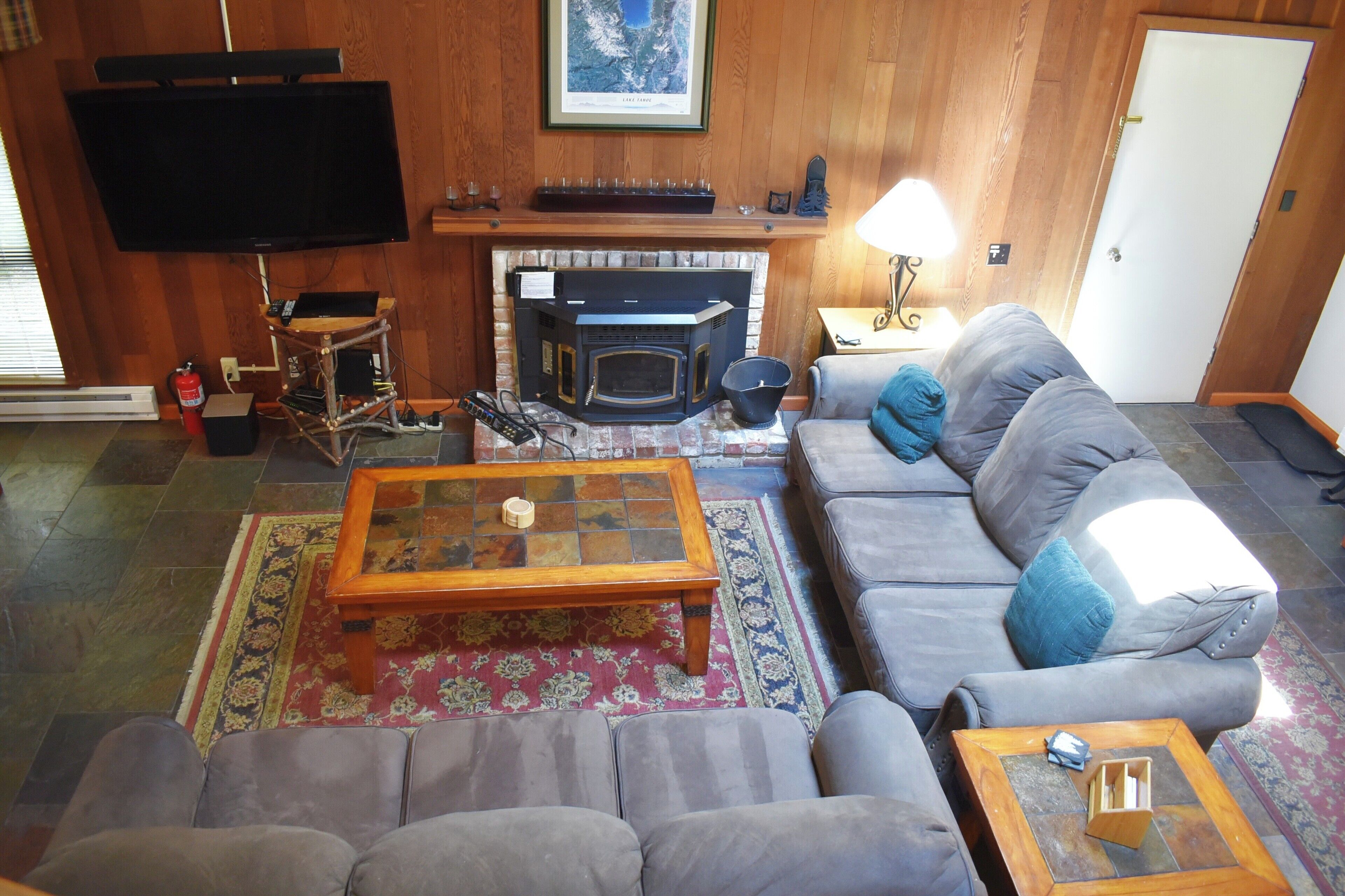 3BR 2BA Condo Remodeled New Granite Counters Gas Range Slate Floors