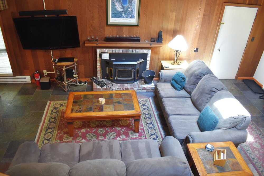 3BR 2BA Condo Remodeled New Granite Counters Gas Range Slate Floors