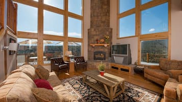 TV, fireplace, DVD player, table tennis