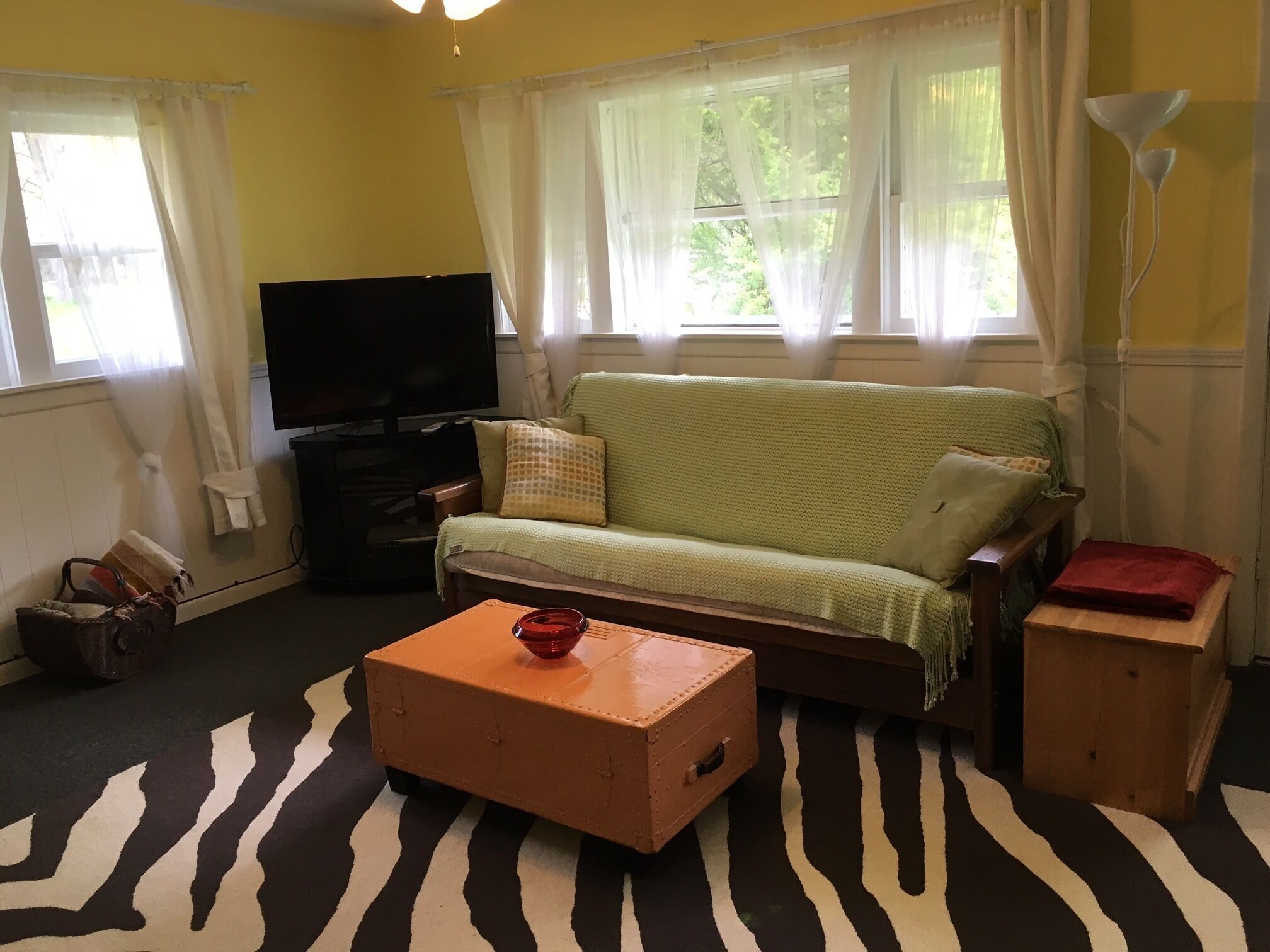 The Green Cottage in charming Glenn between South Haven and Saugatuck