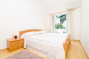 1 bedroom, iron/ironing board, WiFi, bed sheets - A3-Relax apartment with seaview and two balkonies (Dubrovnik)
