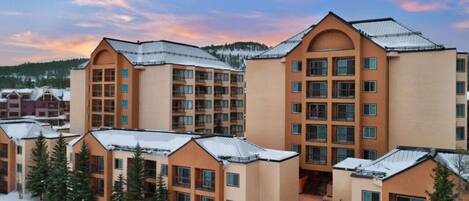 المنشأة من الخارج