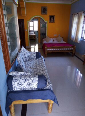2 bedrooms, in-room safe