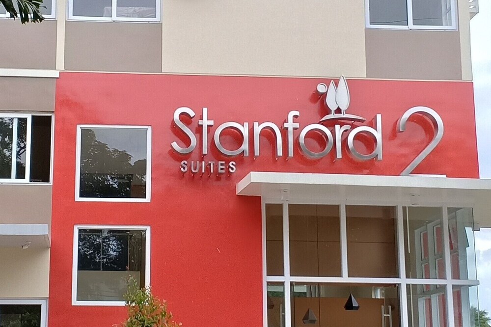 Staycation with FREE WIFI @ Stanford Suites2