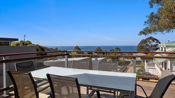 تناول الطعام بالخارج